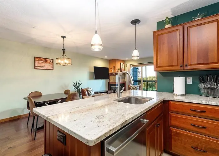 Relaxing 2Bedroom Townhome W/Playroom & Great View