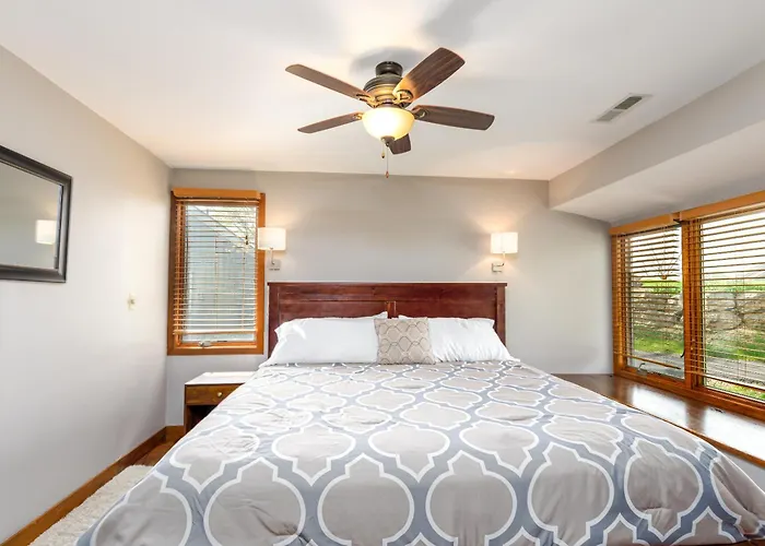 Quiet Home Minutes From Lake Galena & Eagle Ridge